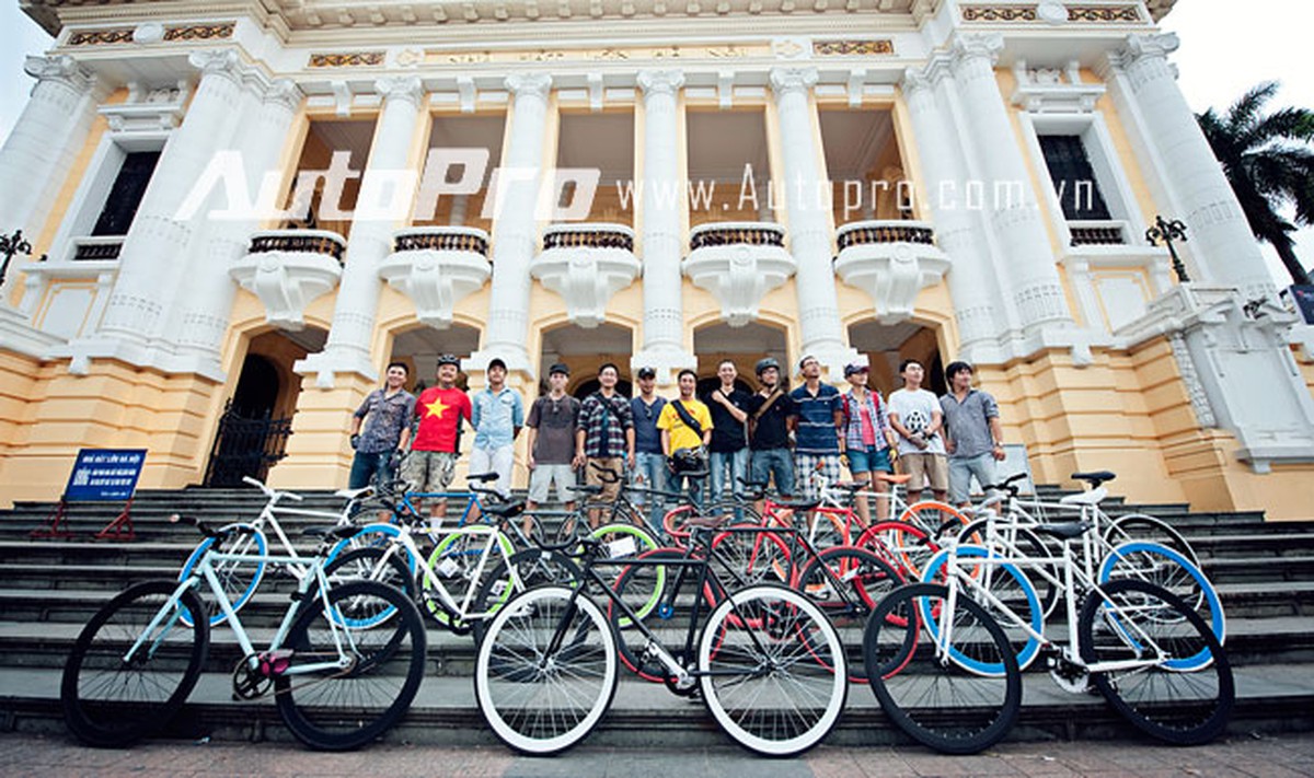 Xe đạp không phanh là gì? Có nên sử dụng fixie không?