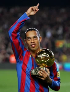 Cầu thủ Ronaldinho giành Quả bóng vàng vào năm nào?