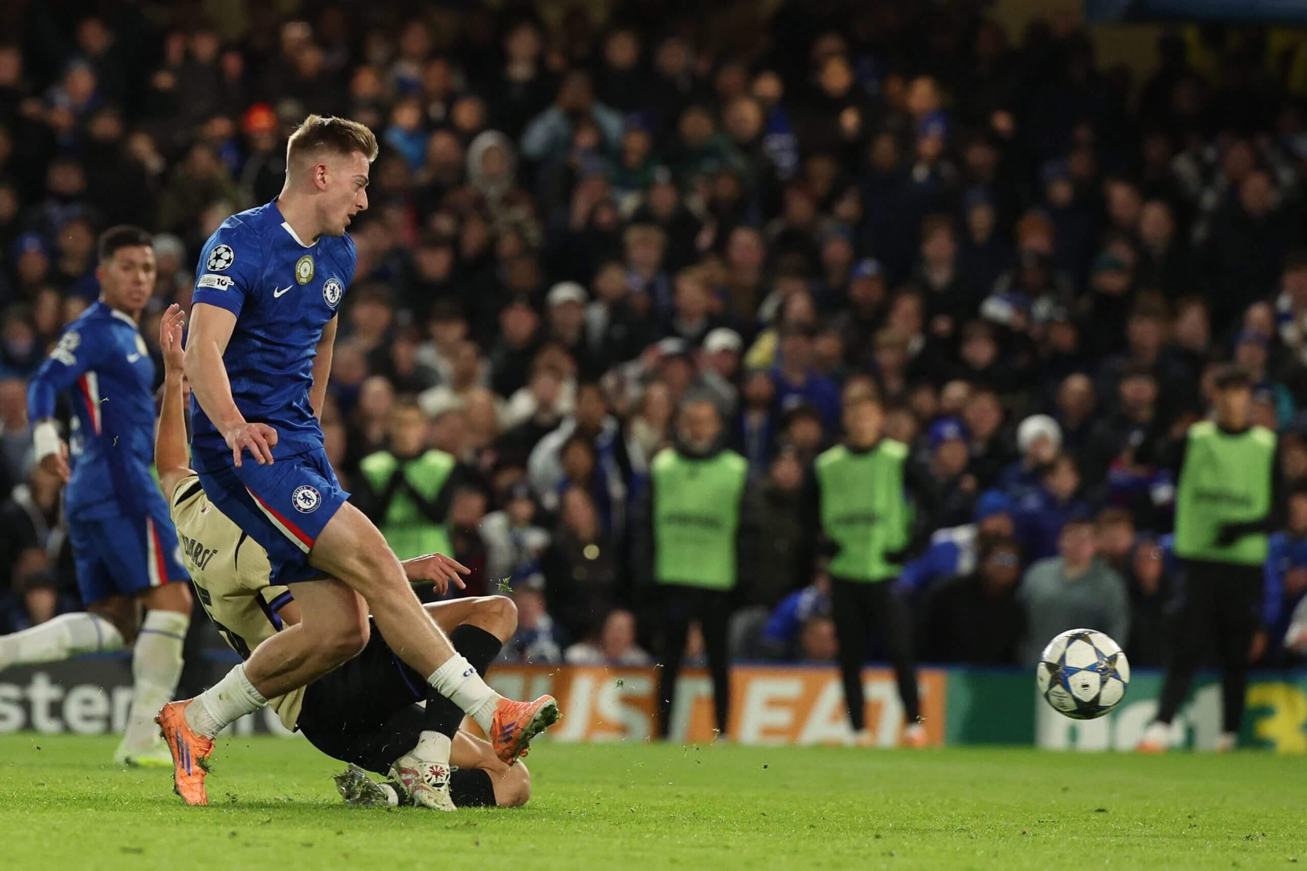 Số liệu thống kê về Chelsea gặp Barcelona